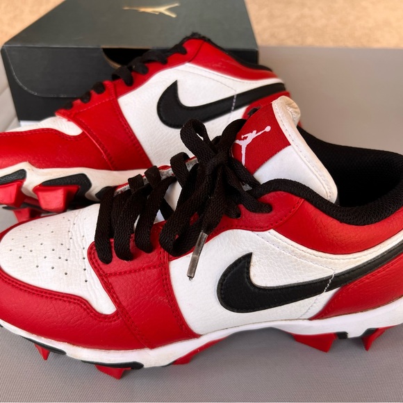 Jordan 1 Low Youth Football Cleats size 6Y - Picture 1 of 9